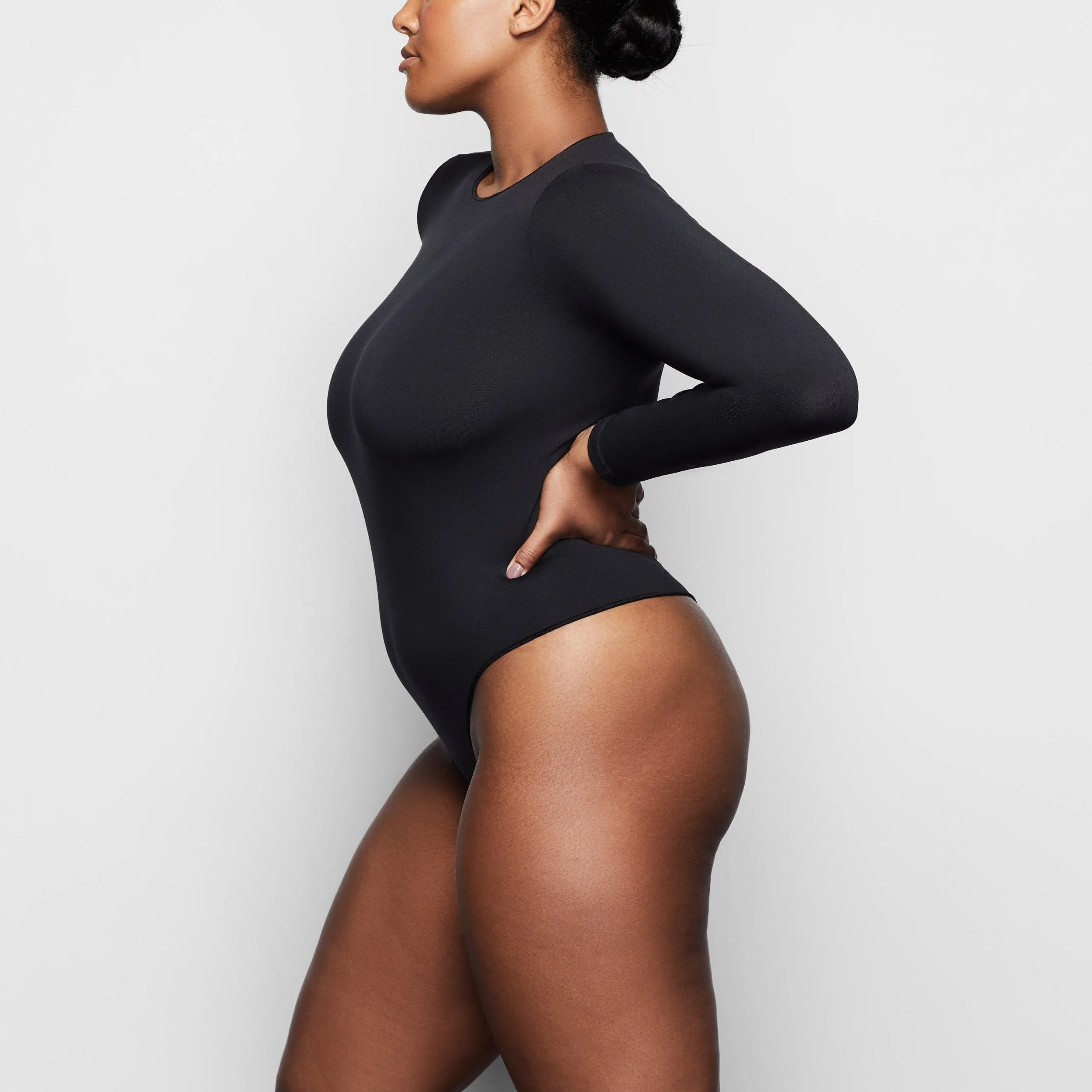 ESSENTIAL CREW NECK LONG SLEEVE BODYSUIT | ONYX