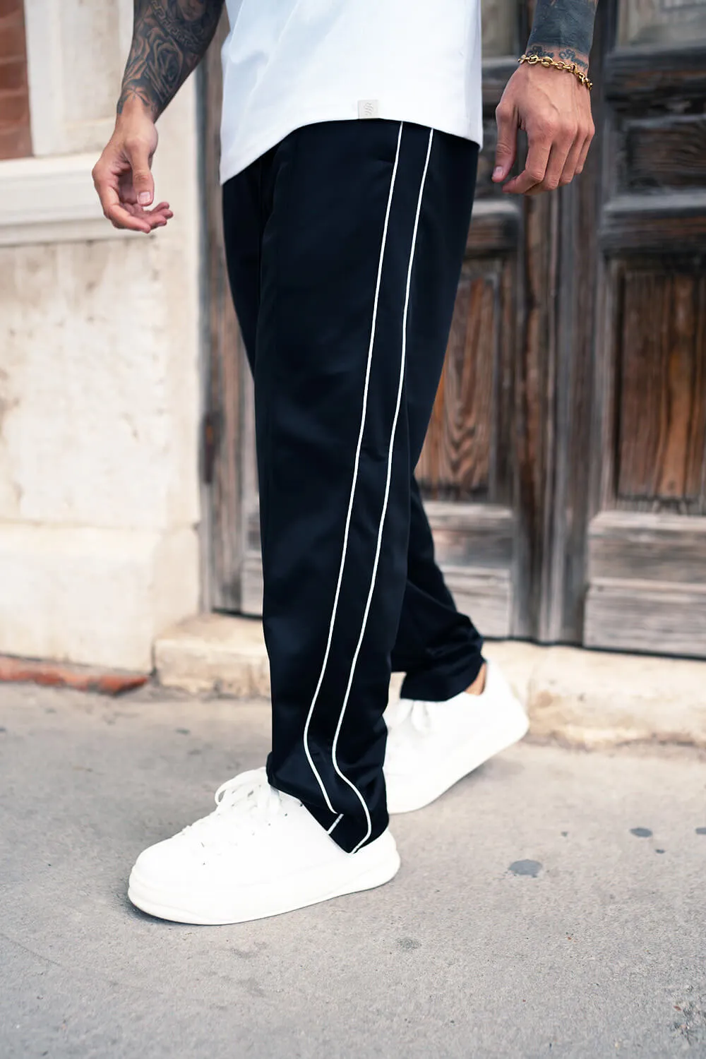 Piping Smart Joggers - Black